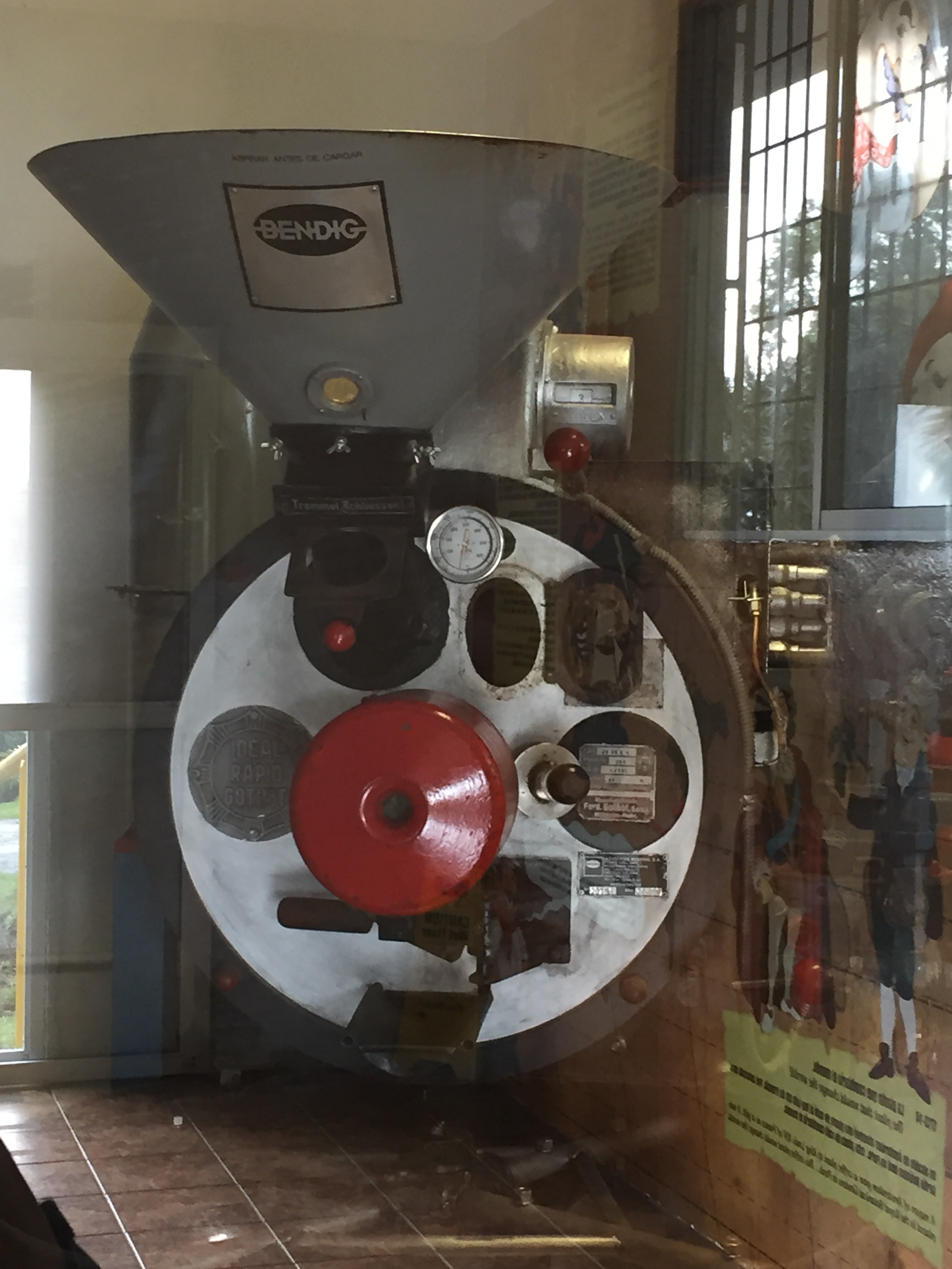 Coffee roasting machine 